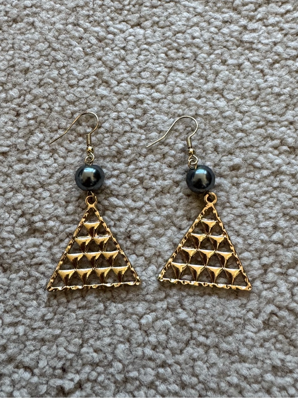 Gold Mauna Kea earrings with pearls
